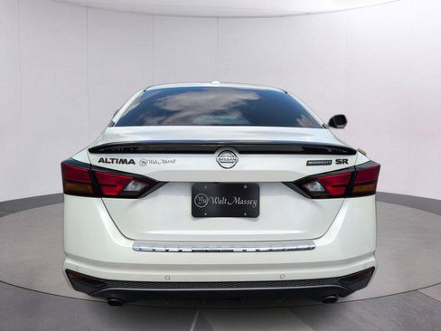 Used 2022 Nissan Altima 2.5 SR w/ Midnight Edition Package FWD image 4