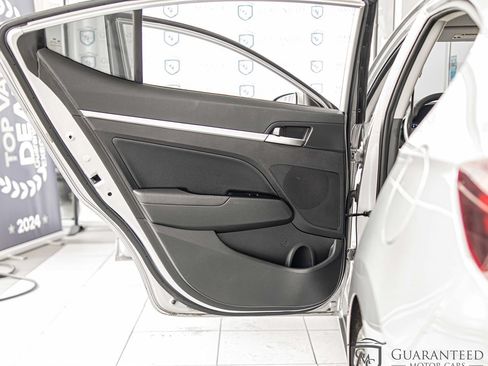 Used 2020 Hyundai Elantra Limited w/ Cargo Package (C1) FWD image 29