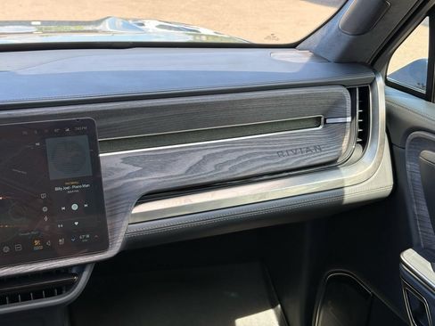 Used 2024 Rivian R1S Adventure AWD/4WD image 13