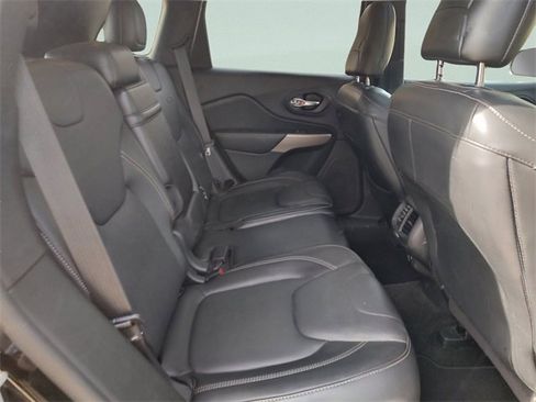 Certified 2018 Jeep Cherokee Limited w/ Technology Group image 33