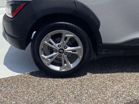 Used 2023 Hyundai Kona SEL FWD image 9