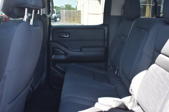 Used 2022 Nissan Frontier SV RWD image 15