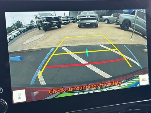 Used 2024 Toyota Corolla Cross XLE image 21