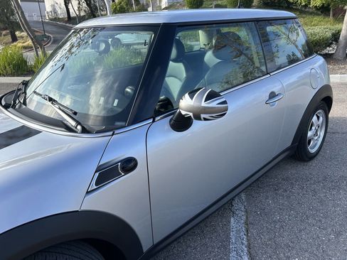 Used 2011 MINI Cooper Hardtop image 11