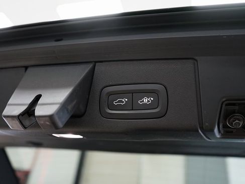 Used 2022 Volvo XC60 T8 Inscription Expression image 55