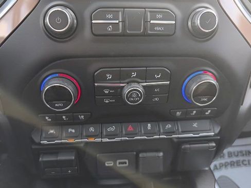 Used 2019 Chevrolet Silverado 1500 High Country w/ Technology Package image 18