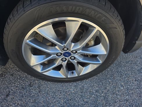 Used 2018 Ford Edge Titanium w/ Equipment Group 302A image 36