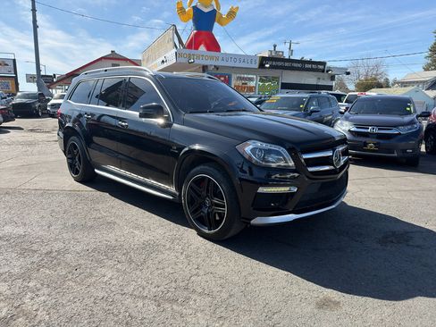 Used 2015 Mercedes-Benz GL 63 AMG 4MATIC image 9