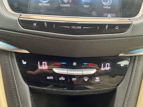 Used 2017 Cadillac XT5 FWD image 25