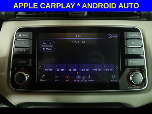 Used 2021 Nissan Versa SV FWD image 3