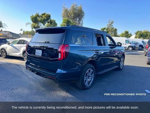 Used 2025 Ford Expedition Active AWD/4WD image 6