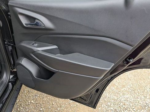 New 2026 Chevrolet Trax RS w/ Sunroof Package FWD image 30