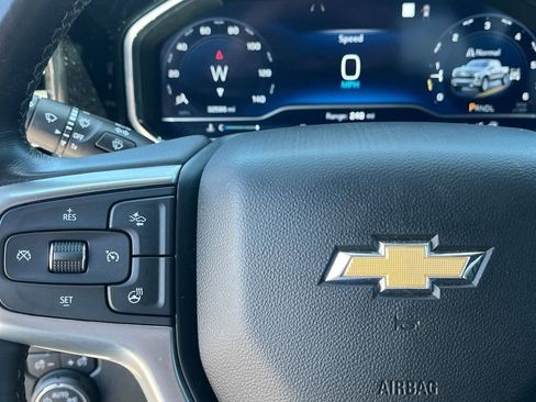 Used 2022 Chevrolet Silverado 1500 LT AWD/4WD image 19