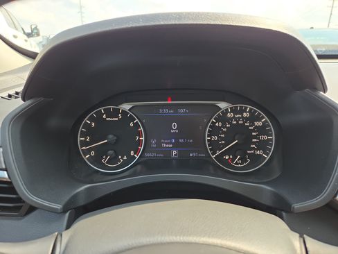 Used 2024 Nissan Altima 2.5 SV FWD image 13