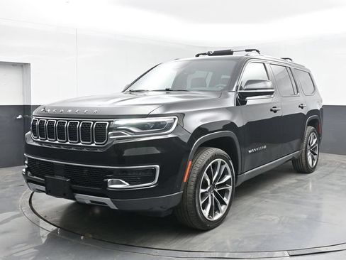 Used 2022 Jeep Wagoneer Series III w/ Premium Group I AWD/4WD image 10