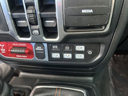 Used 2020 Jeep Gladiator Mojave w/ Trailer Tow Package image 42