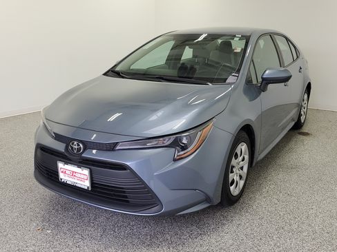 Used 2024 Toyota Corolla LE FWD image 2
