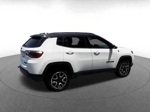Used 2025 Jeep Compass Trailhawk AWD/4WD image 14
