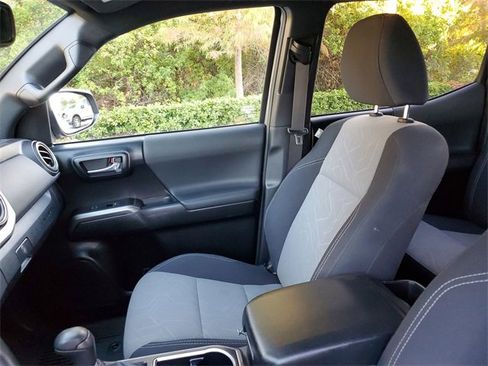 Used 2021 Toyota Tacoma TRD Off-Road image 29