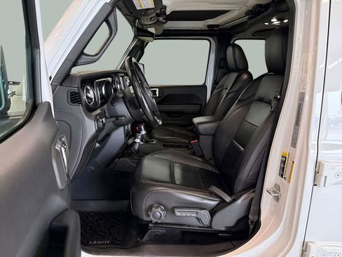 Used 2020 Jeep Wrangler Unlimited Sahara AWD/4WD image 25