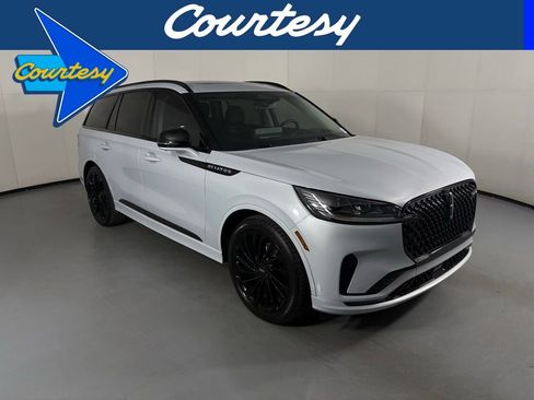 Used 2025 Lincoln Aviator Reserve w/ Equipment Group 201A AWD/4WD image 1