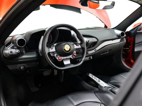 Used 2022 Ferrari F8 Tributo RWD image 32