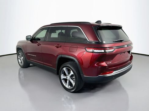Used 2025 Jeep Grand Cherokee Limited AWD/4WD image 5