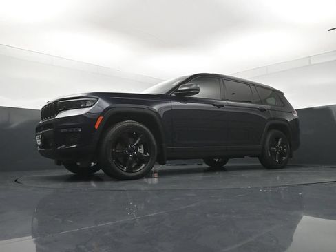 Used 2023 Jeep Grand Cherokee L Limited w/ Luxury Tech Group II AWD/4WD image 20