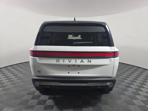 Used 2025 Rivian R1S Adventure AWD/4WD image 4