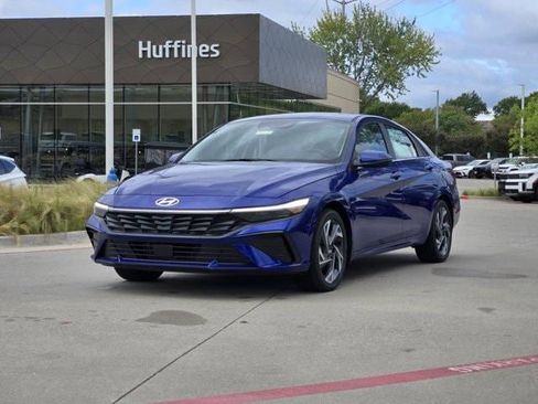 New 2025 Hyundai Elantra Limited image 2