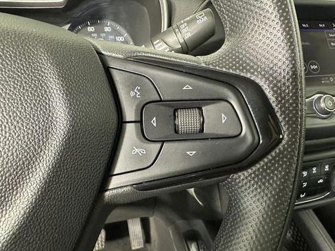 Used 2023 Chevrolet TrailBlazer LS FWD image 17