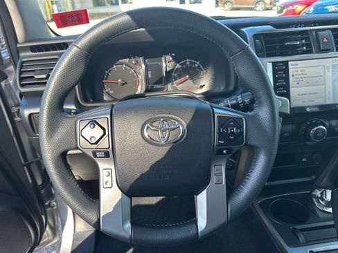 Used 2021 Toyota 4Runner SR5 Premium image 16