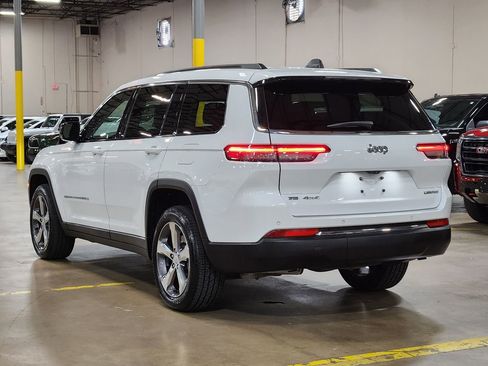 Used 2022 Jeep Grand Cherokee L Limited AWD/4WD image 11