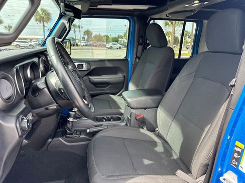 Used 2022 Jeep Wrangler Unlimited Sport w/ Sun And Sound Package AWD/4WD image 12