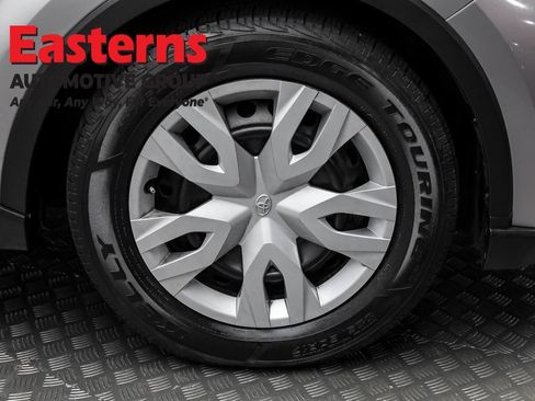 Used 2020 Toyota C-HR LE image 29