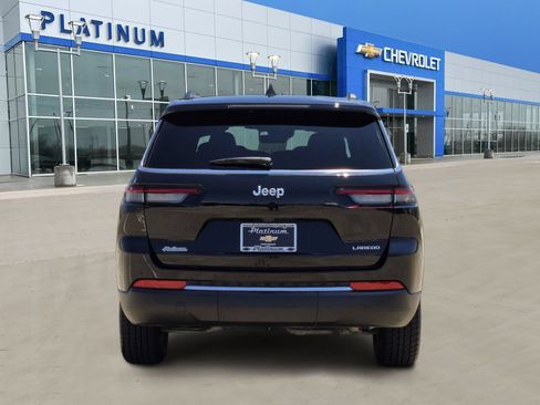 Used 2025 Jeep Grand Cherokee L Laredo RWD image 5