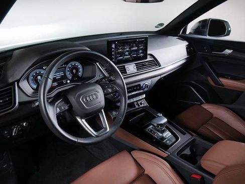 Certified 2025 Audi Q5 Prestige AWD/4WD image 3