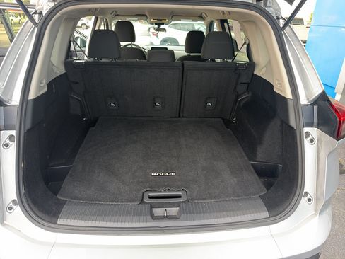 Used 2024 Nissan Rogue S AWD/4WD image 10