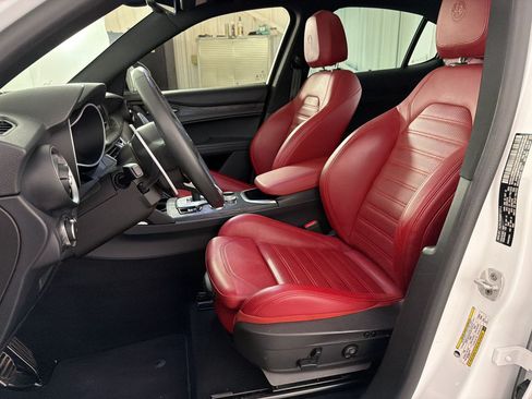 Used 2023 Alfa Romeo Stelvio Sprint AWD/4WD image 5