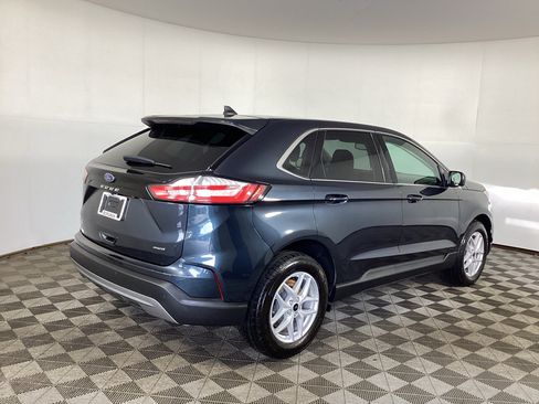 Used 2024 Ford Edge SEL w/ Convenience Package AWD/4WD image 2