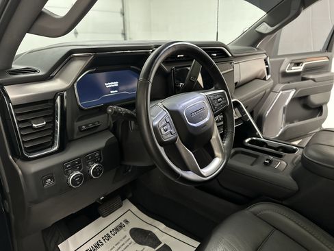 Used 2024 GMC Sierra 3500 Denali w/ Technology Package image 21