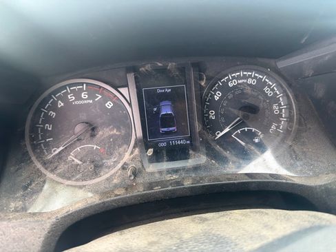 Used 2019 Toyota Tacoma TRD Off-Road AWD/4WD image 4