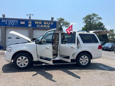 Used 2007 Lincoln Navigator Ultimate image 12
