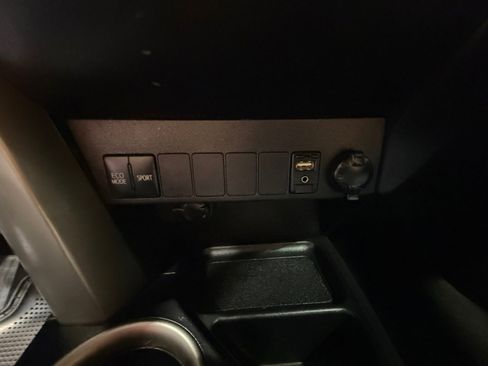 Used 2013 Toyota RAV4 XLE image 31