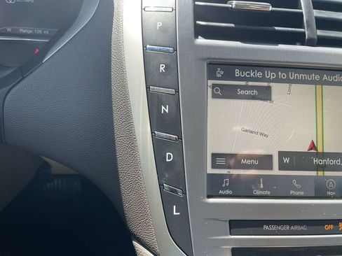 Used 2019 Lincoln MKZ Reserve FWD image 16