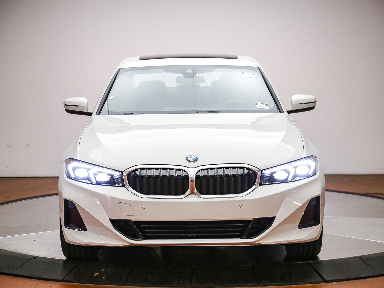 Used 2026 BMW 330i Sedan w/ Premium Package RWD image 2