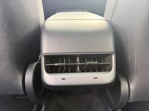 Used 2023 Tesla Model Y Long Range image 23