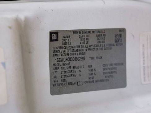 Used 2013 Chevrolet Express 2500 w/ Cold Climate Package image 48