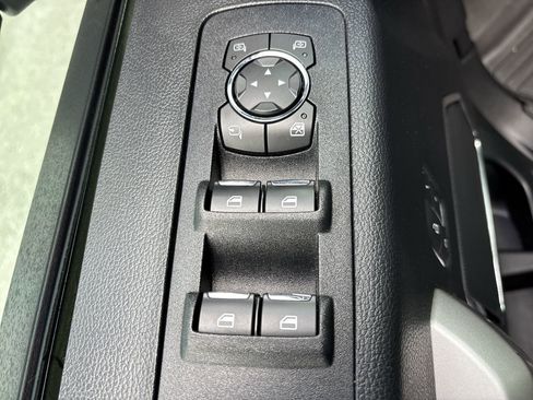 Used 2019 Ford F150 Lariat w/ Equipment Group 502A Luxury image 16