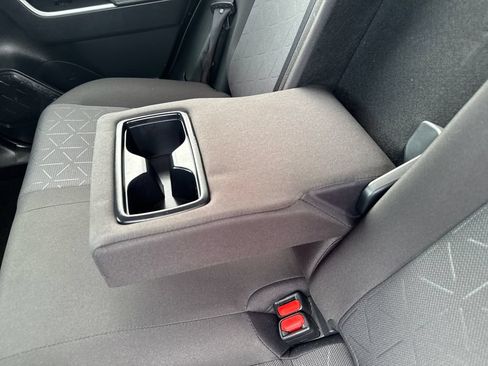 Used 2025 Toyota RAV4 XLE AWD/4WD image 34